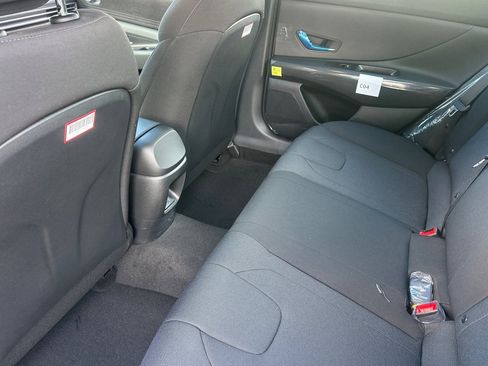 New 2026 Hyundai Elantra SE image 12