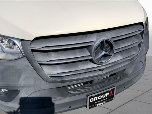Used 2022 Mercedes-Benz Sprinter 2500 image 31