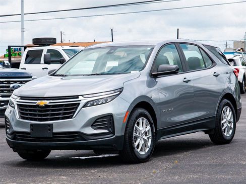 Used 2023 Chevrolet Equinox LS FWD image 7
