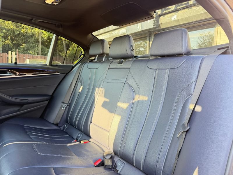 Used 2018 BMW M550i xDrive AWD/4WD image 17