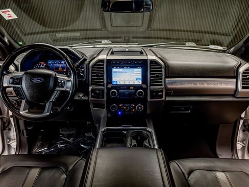 Used 2019 Ford F250 Platinum w/ Platinum Ultimate Package AWD/4WD image 19