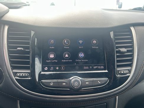 Used 2020 Chevrolet Trax LT w/ LT Convenience Package FWD image 15