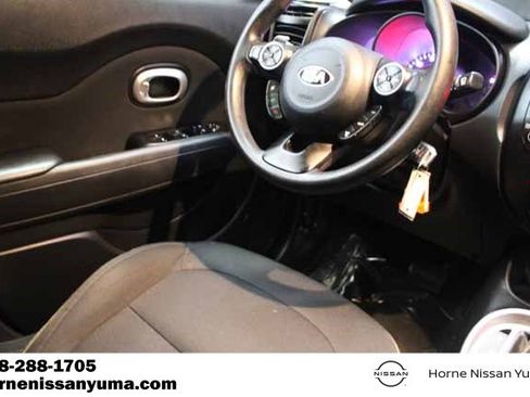 Used 2014 Kia Soul + image 10