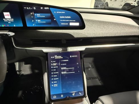Used 2024 Lucid Air Touring AWD/4WD image 32