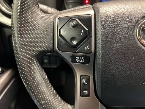 Used 2018 Toyota Tacoma Limited image 25