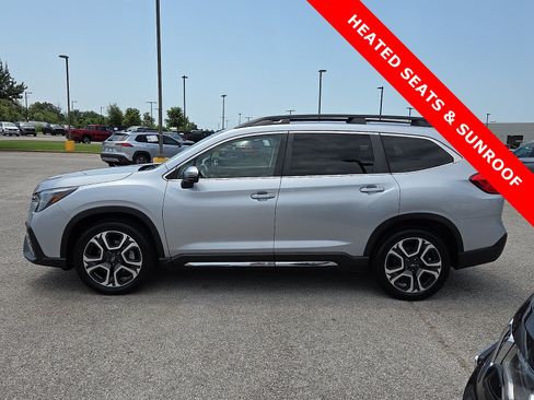 Used 2023 Subaru Ascent Limited w/ Technology Package AWD/4WD image 3