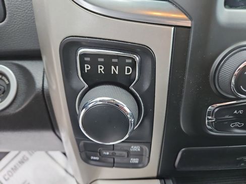 Used 2020 RAM 1500 Classic SLT w/ Luxury Group image 22