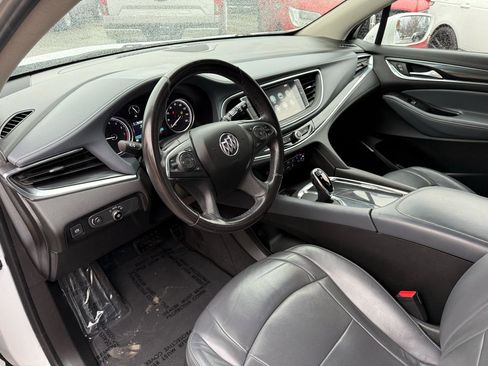 Used 2018 Buick Enclave Essence image 21