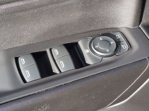 Used 2020 Chevrolet Silverado 1500 Custom w/ Custom Value Package image 22