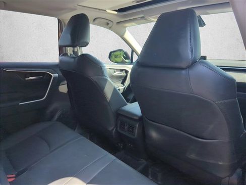Used 2019 Toyota RAV4 XLE Premium w/ Cold Weather Package FWD image 30