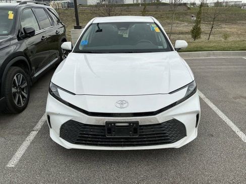 Used 2025 Toyota Camry LE image 2