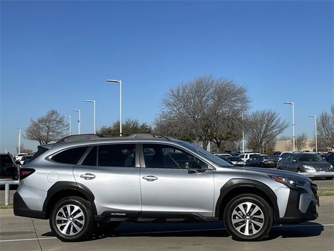 Used 2024 Subaru Outback 2.5i image 3