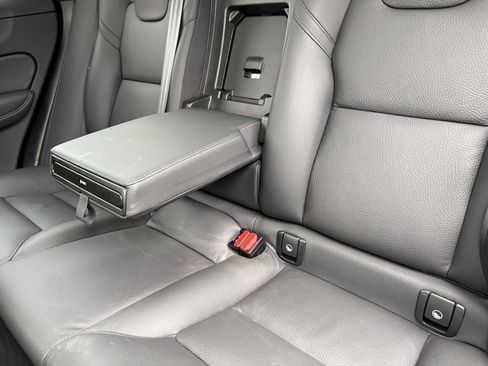 Certified 2025 Volvo XC60 B5 Plus image 32