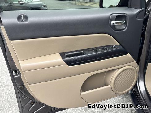 Used 2016 Jeep Patriot Sport w/ Power Value Group image 12