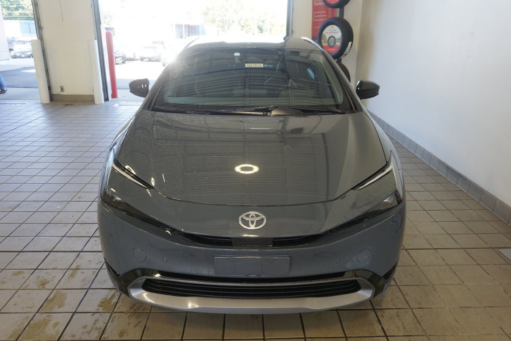 New 2027 Toyota Prius XLE AWD/4WD image 15