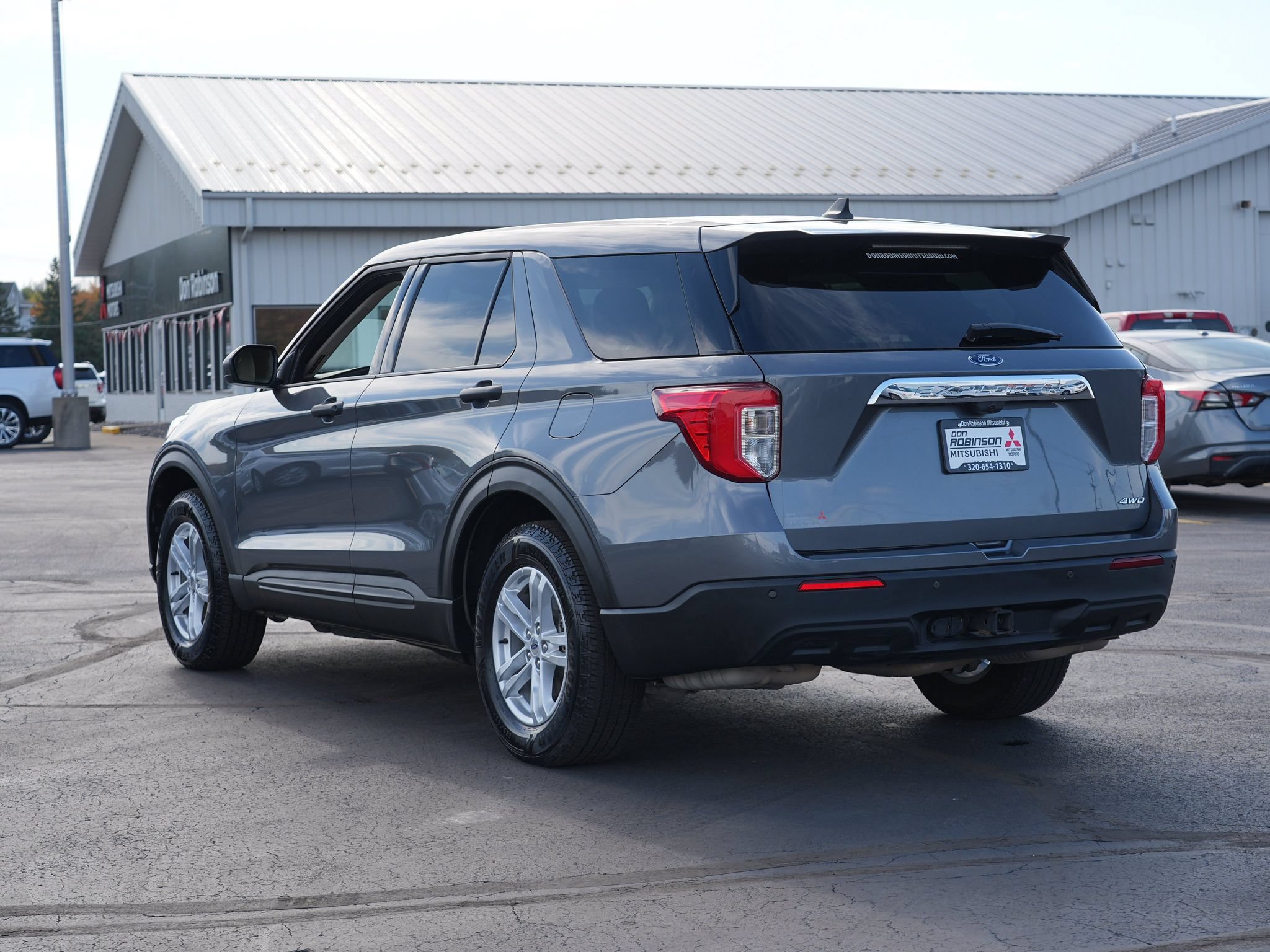 Used 2022 Ford Explorer 4WD w/ Class IV Trailer Tow Package image 6