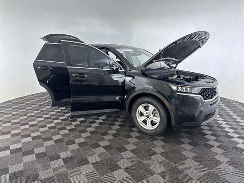 Used 2021 Kia Sorento LX FWD image 14
