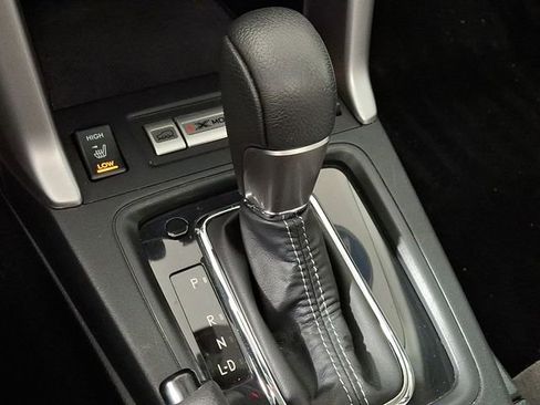 Used 2016 Subaru Forester 2.5i Touring w/ Eyesight & Navigation System image 17