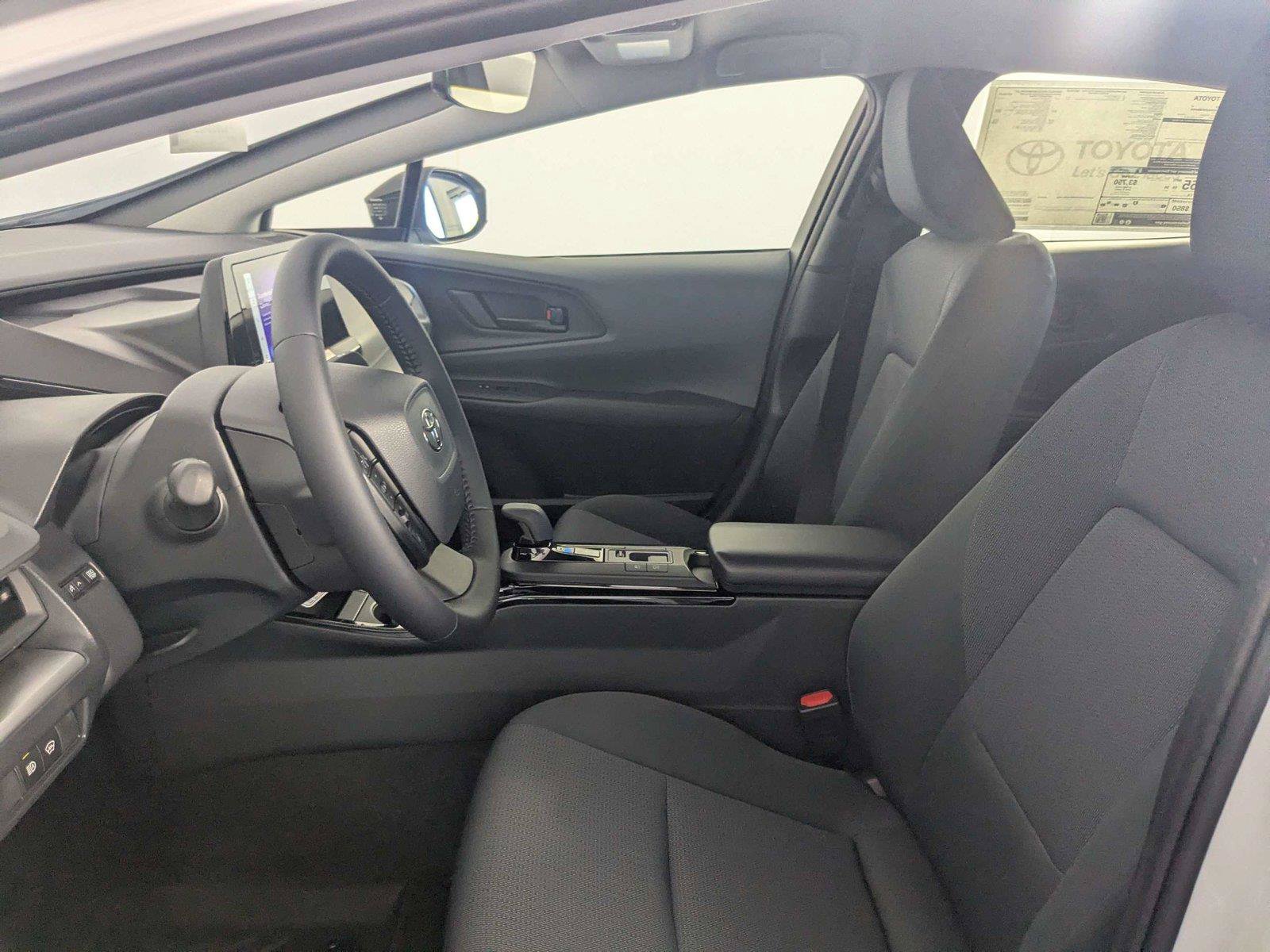 New 2027 Toyota Prius LE FWD image 7