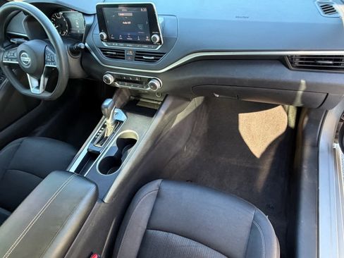 Used 2022 Nissan Altima 2.5 SV image 11