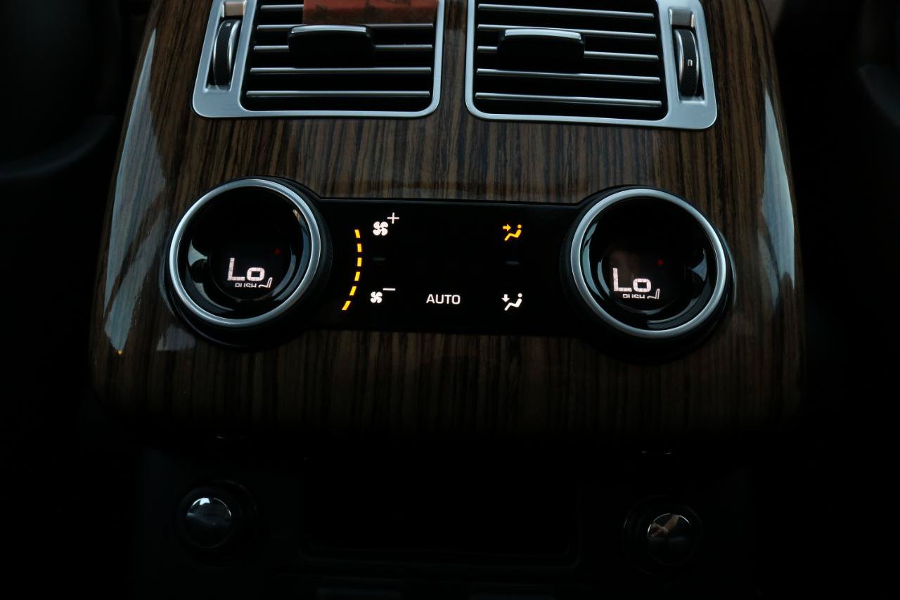 Used 2018 Land Rover Range Rover HSE AWD/4WD image 52