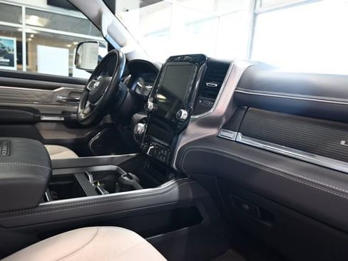 Used 2023 RAM 1500 Limited AWD/4WD image 17