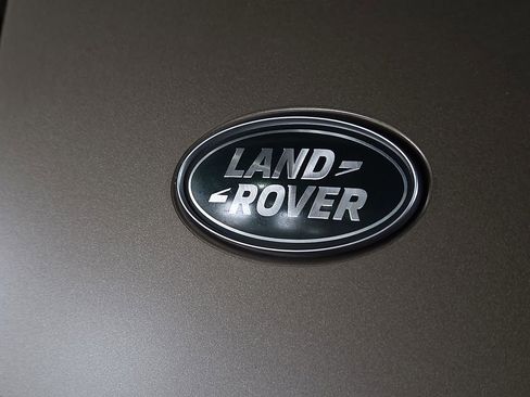 Used 2020 Land Rover Defender 110 First Edition AWD/4WD image 9