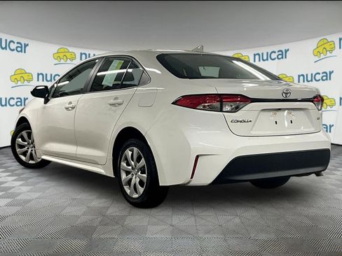 Used 2023 Toyota Corolla LE image 4