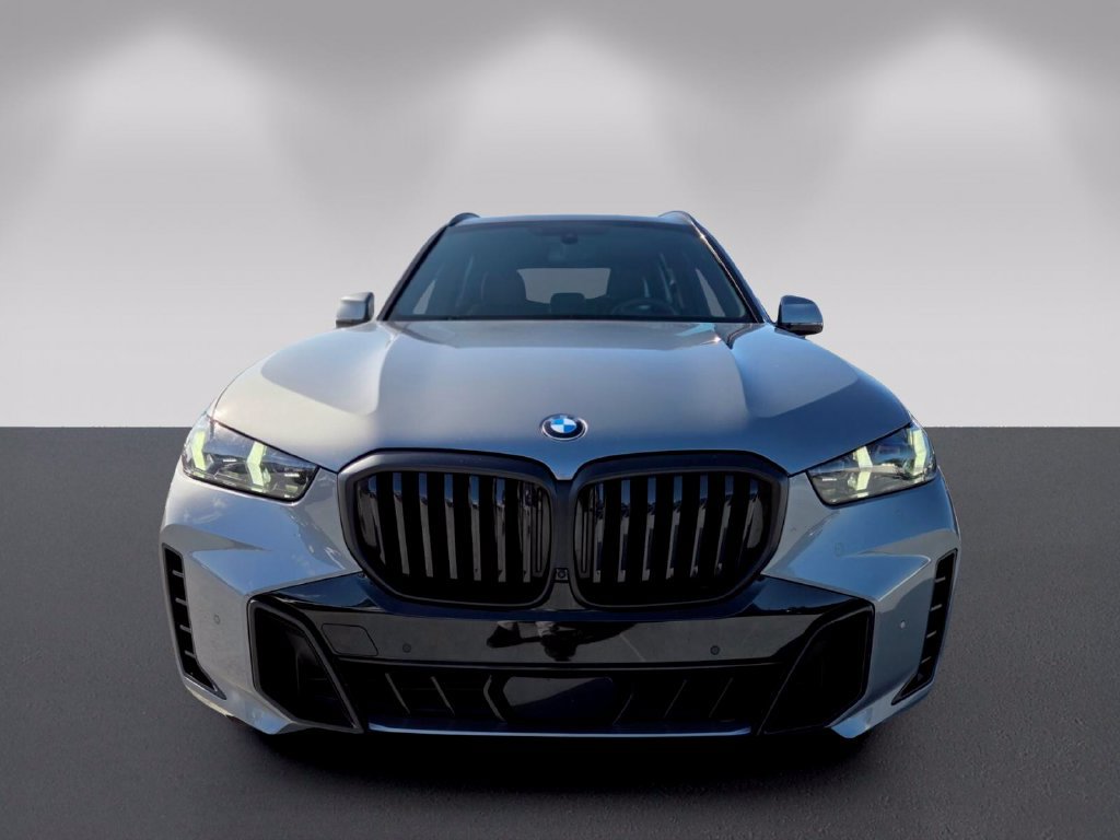 Certified 2026 BMW X5 sDrive40i w/ M Sport Package RWD image 2