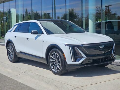 New 2026 Cadillac Lyriq Sport AWD/4WD image 7