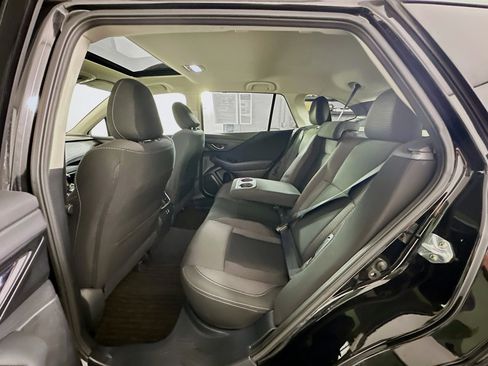 Used 2025 Subaru Outback Premium image 28