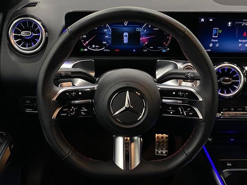 Certified 2025 Mercedes-Benz GLB 250 4MATIC image 15