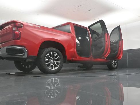 Used 2022 Chevrolet Silverado 1500 LT AWD/4WD image 57