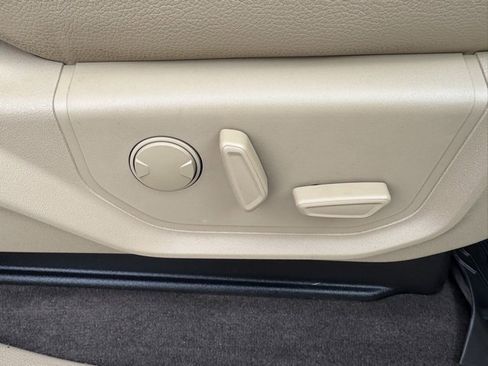 Used 2020 Ford F150 Lariat image 36