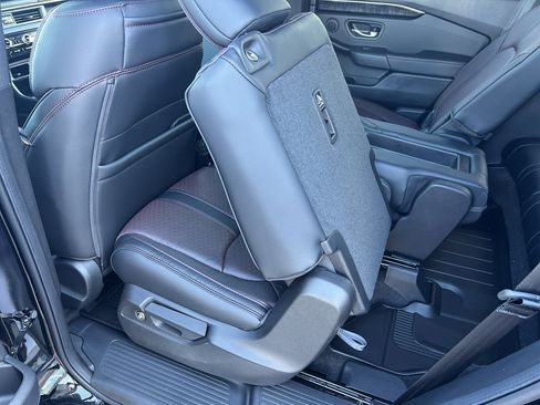 New 2025 Honda Pilot Black Edition image 30