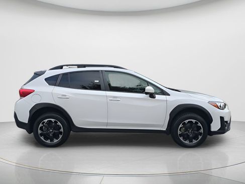 Used 2023 Subaru Crosstrek 2.0i Premium image 4