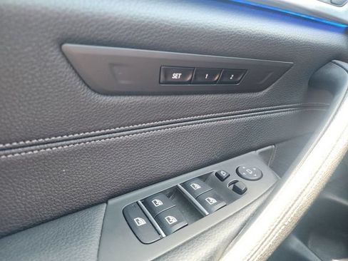 Used 2019 BMW 530e RWD image 36