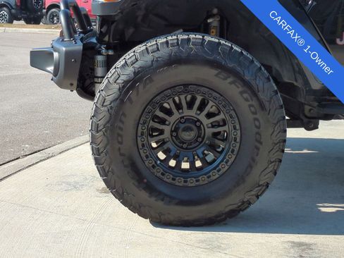 Used 2023 Jeep Gladiator Rubicon w/ Cold Weather Group image 17