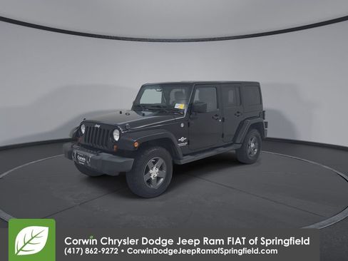 Used 2011 Jeep Wrangler Unlimited Sport w/ Connectivity Group AWD/4WD image 7