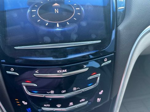 Used 2013 Cadillac XTS Luxury FWD image 18