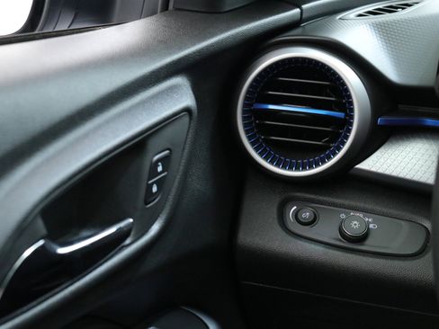 Certified 2024 Chevrolet Trax LS image 16