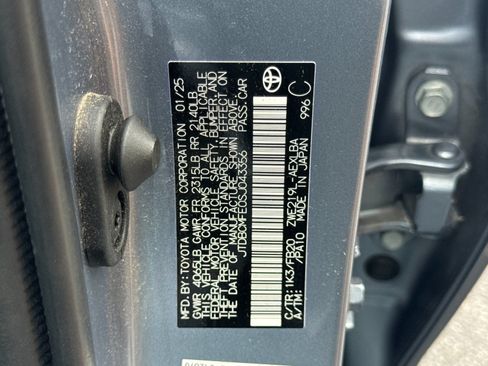 Used 2025 Toyota Corolla LE FWD image 30