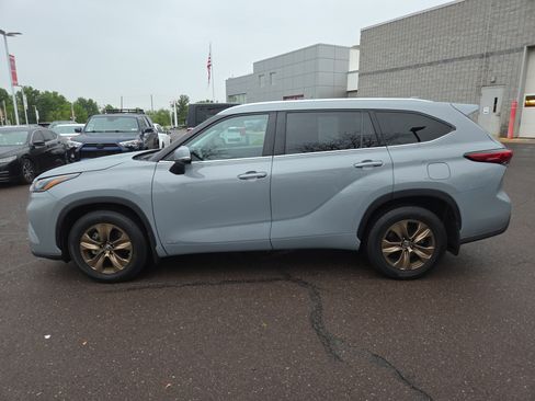 Used 2022 Toyota Highlander Bronze Edition AWD/4WD image 6