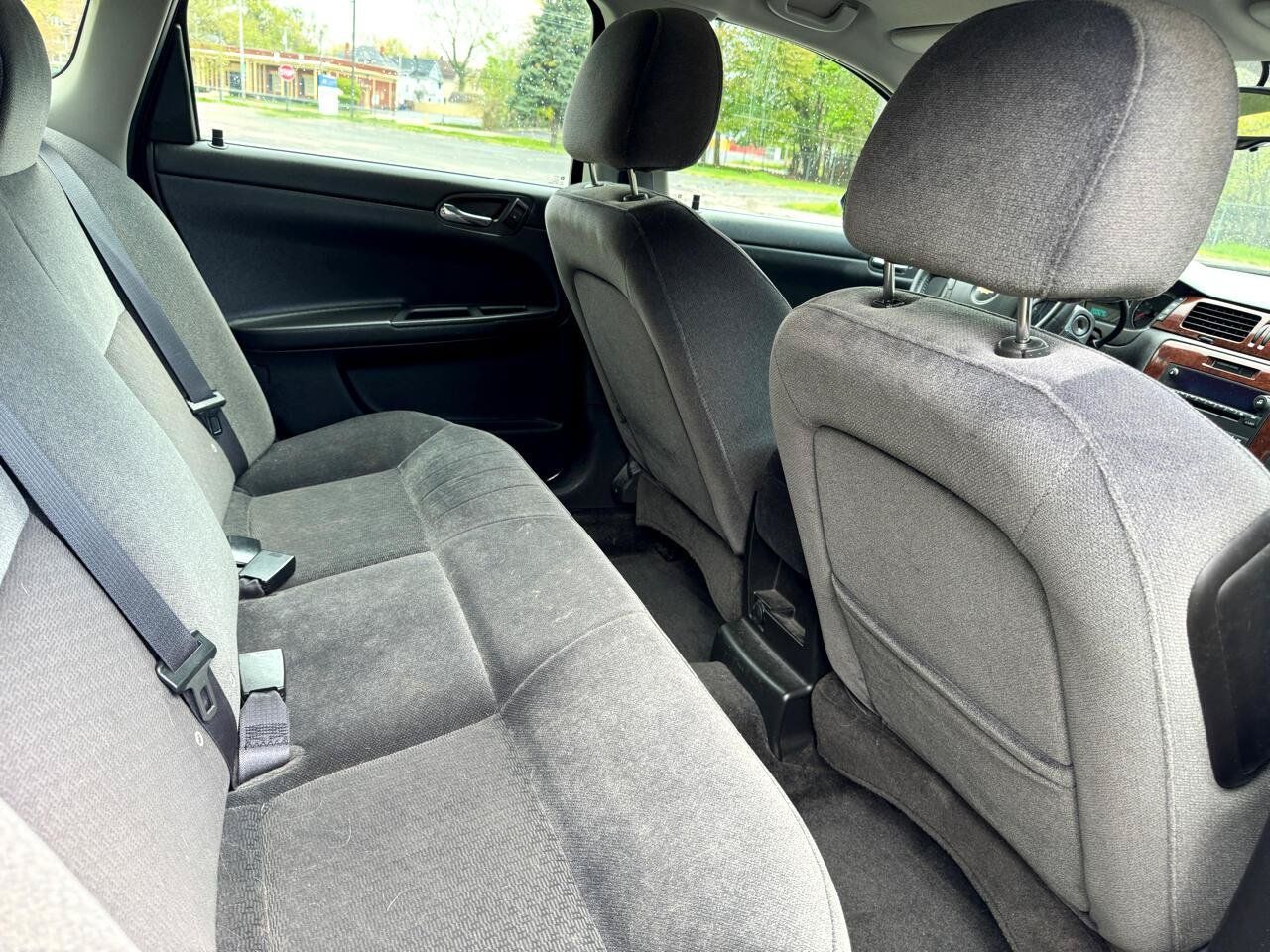 Used 2011 Chevrolet Impala LT FWD image 38