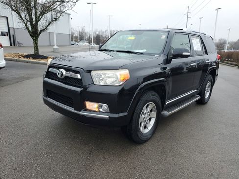 Used 2010 Toyota 4Runner SR5 image 2