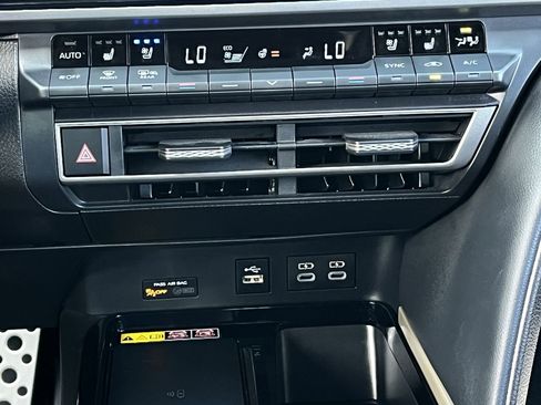 Used 2025 Toyota Camry XSE w/ Premium Package image 18