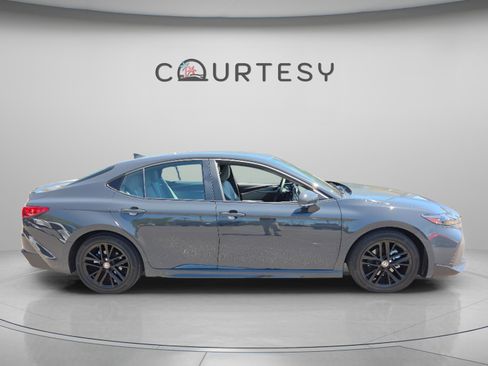 Certified 2025 Toyota Camry SE image 6