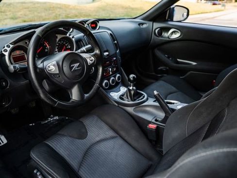 Used 2012 Nissan 370Z Coupe image 2