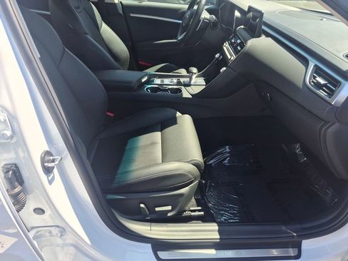 Used 2026 Genesis G70 2.5T image 28