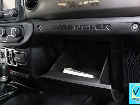 Used 2019 Jeep Wrangler Unlimited Sport S image 31